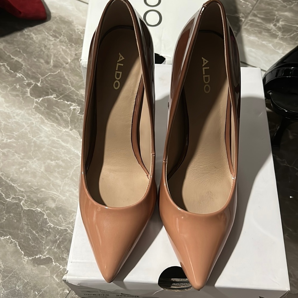 😍ALDO STESSY BROWN HEELS 😍